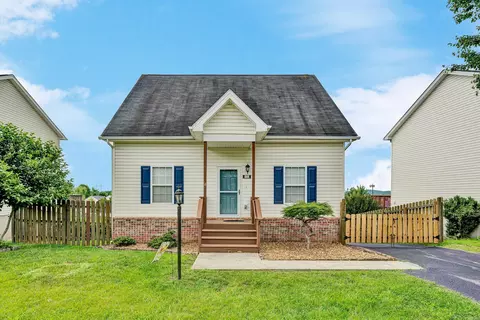 135 Wistaria Dr, Christiansburg, VA 24073