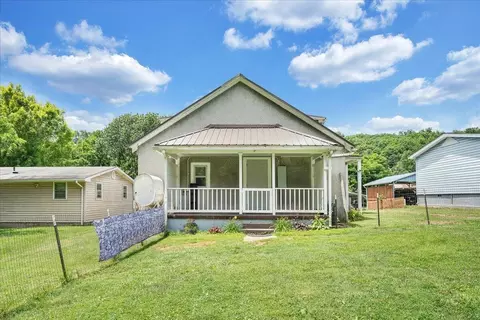 Exterior - 1408 Hatcher Ave, Covington, VA 24426 photo 4 of 8