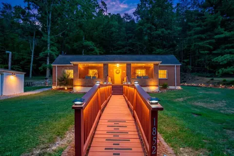1852 Wildwood Rd, Salem, VA 24153