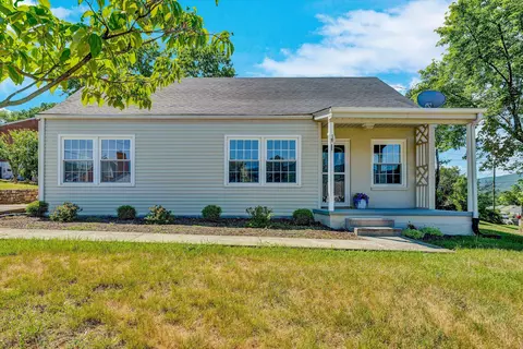 216 Valleydale Ave, Salem, VA 24153