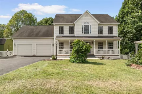 282 Four Seasons Dr, Troutville, VA 24175