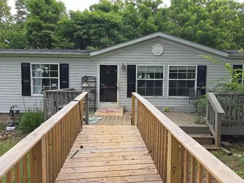 1433 Quarles Rd, Thaxton, VA 24174
