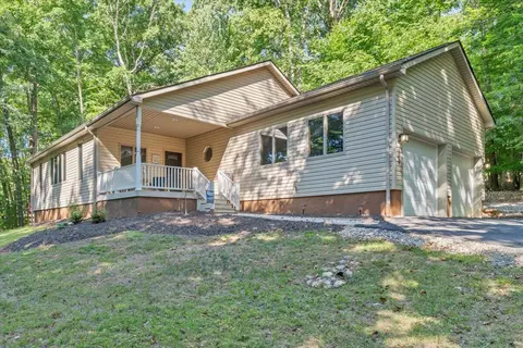 109 Creeden Dr, Moneta, VA 24121
