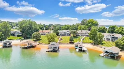 View/Area - 2810 Waters Edge Dr, Penhook, VA 24137 photo 6 of 14