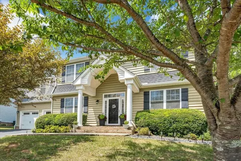 5177 Arrowhead Trl, Salem, VA 24153 photo 2