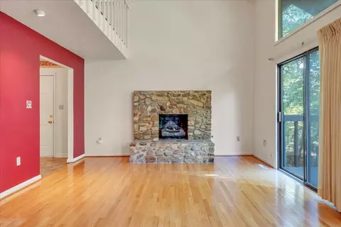 Living - 3067 Green Hill Dr, Salem, VA 24153 photo 5 of 9