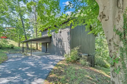 Exterior - 3067 Green Hill Dr, Salem, VA 24153 photo 12 of 14