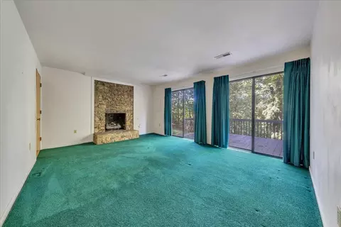 Living - 3067 Green Hill Dr, Salem, VA 24153 photo 9 of 9