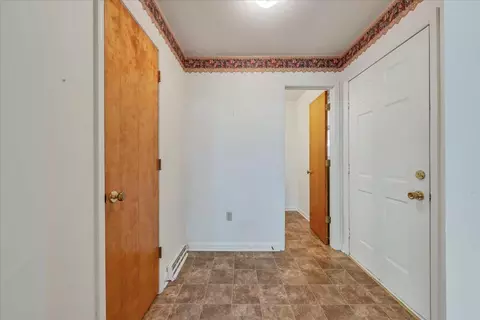 Entry Way - 3067 Green Hill Dr, Salem, VA 24153 photo 1 of 3