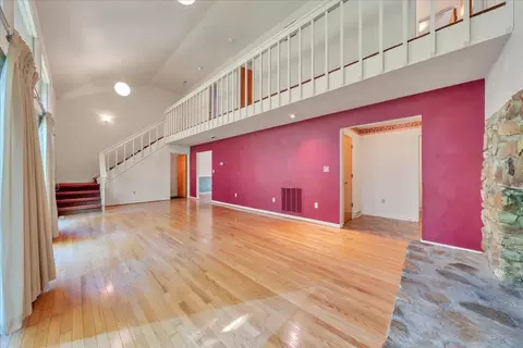 Living - 3067 Green Hill Dr, Salem, VA 24153 photo 6 of 9