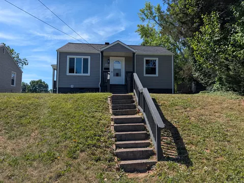 1323 Dudley St NW, Roanoke, VA 24017