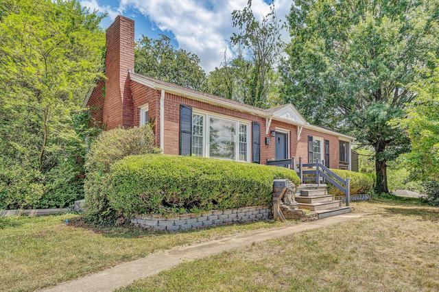 2750 Derwent Dr SW, Roanoke, VA 24015