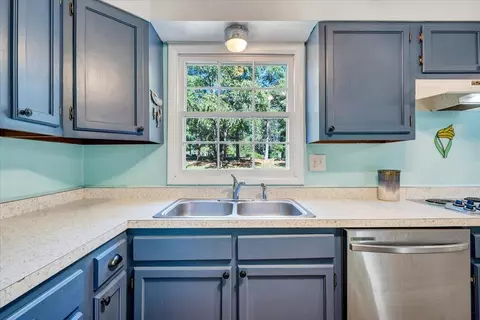 Kitchen - 3003 Northridge Rd, Hardy, VA 24101 photo 2 of 3