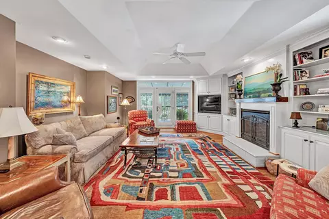 Living - 2601 Cornwallis Ave SE, Roanoke, VA 24014 photo 3 of 5