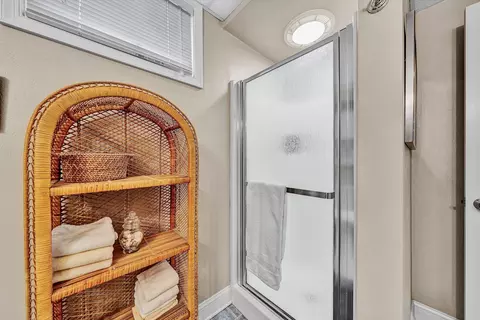 Bath - 2601 Cornwallis Ave SE, Roanoke, VA 24014 photo 5 of 5