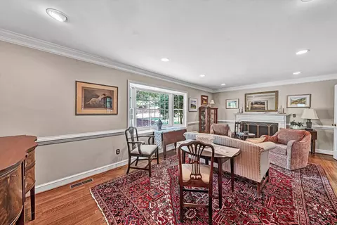 Living - 2601 Cornwallis Ave SE, Roanoke, VA 24014 photo 1 of 5