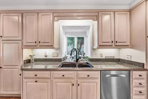Kitchen - 2601 Cornwallis Ave SE, Roanoke, VA 24014 photo 5 of 6
