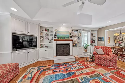 Living - 2601 Cornwallis Ave SE, Roanoke, VA 24014 photo 5 of 5