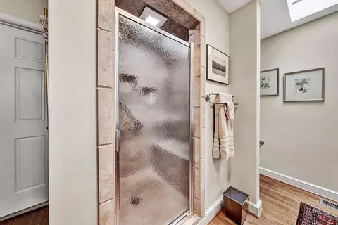 Bath - 2601 Cornwallis Ave SE, Roanoke, VA 24014 photo 3 of 5