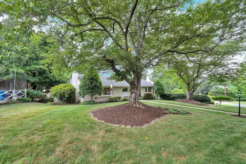 Exterior - 2601 Cornwallis Ave SE, Roanoke, VA 24014 photo 5 of 15