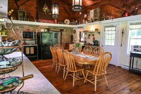 Dining - 4407 Rich Patch Rd, Covington, VA 24426 photo 6 of 7