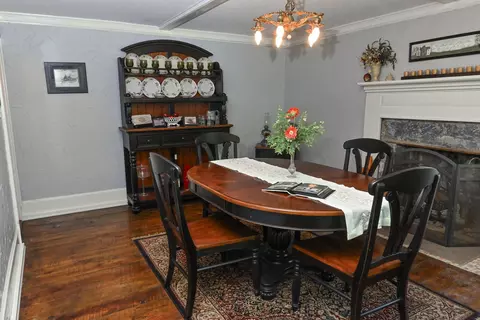 Dining - 4407 Rich Patch Rd, Covington, VA 24426 photo 4 of 7