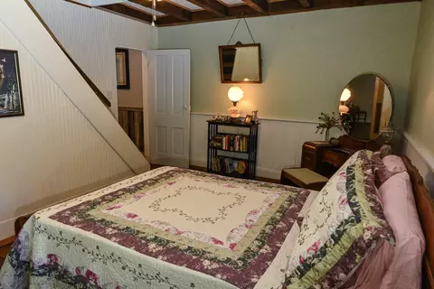 Bedroom - 4407 Rich Patch Rd, Covington, VA 24426 photo 3 of 9