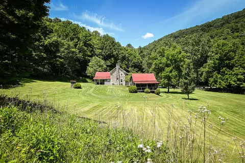 Exterior - 4407 Rich Patch Rd, Covington, VA 24426 photo 12 of 28