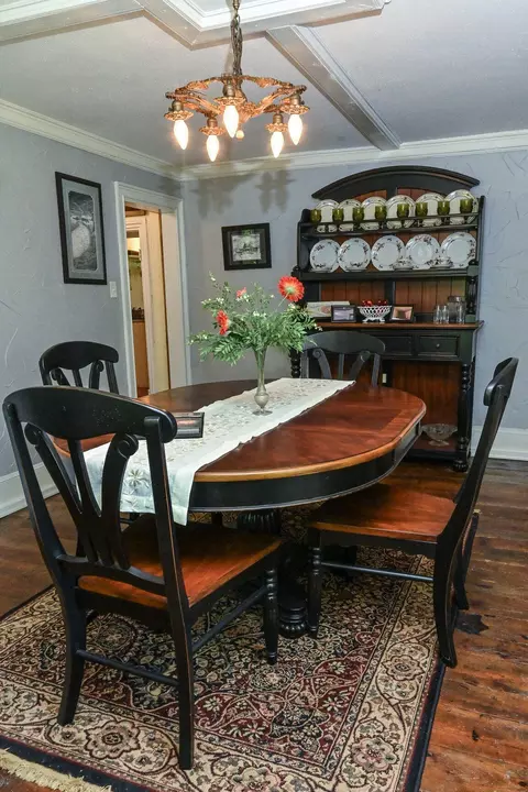 Dining - 4407 Rich Patch Rd, Covington, VA 24426 photo 3 of 7