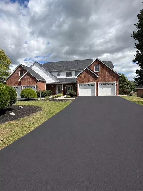 466 Summit Ridge Rd, Daleville, VA 24083