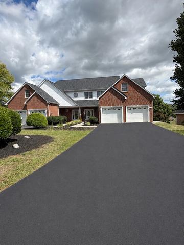 466 Summit Ridge Rd, Daleville, VA 24083