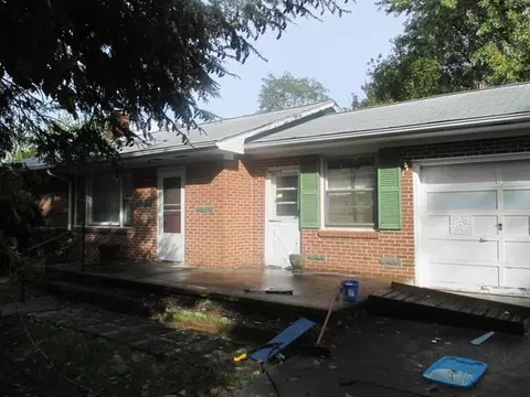 2464 Howard Ave NE, Roanoke, VA 24012