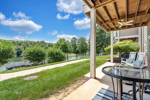 335 S Pointe Shore Dr #303, Moneta, VA 24121