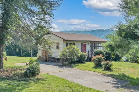 201 Long Ave, Covington, VA 24426 photo 2