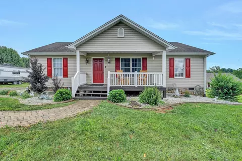 75 Estate Dr, Glade Hill, VA 24092