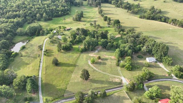 2225 Irving Rd, Thaxton, VA 24174