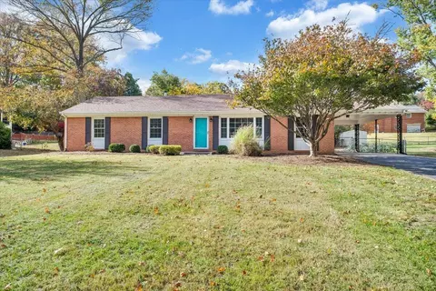3565 Colony Ln, Roanoke, VA 24018