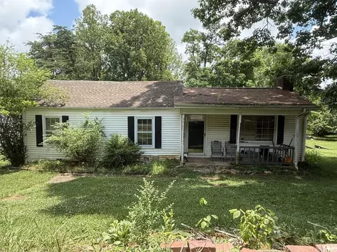 90 Harvey St, Rocky Mount, VA 24151