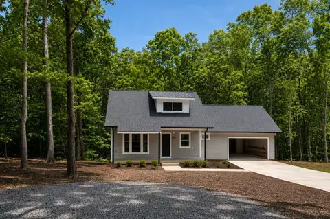 1131 Summerset Dr, Moneta, VA 24121