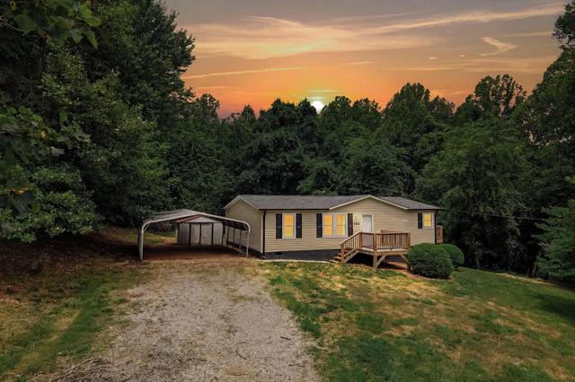 304 Ridgelake Rd, Goodview, VA 24095