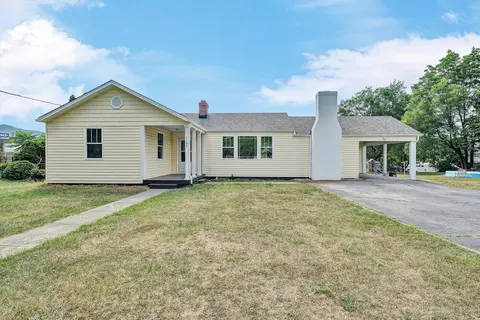 1127 Highland Rd, Salem, VA 24153