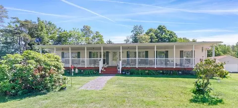 252 Maiden Ln, Fincastle, VA 24090