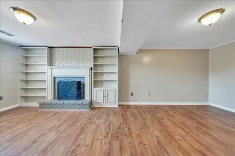 Living - 866 Peyton St, Roanoke, VA 24019 photo 7 of 7