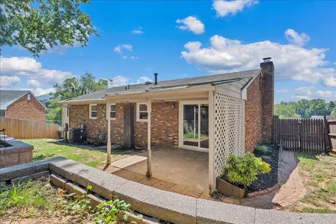 Exterior - 866 Peyton St, Roanoke, VA 24019 photo 8 of 11