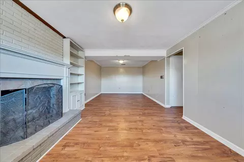 Living - 866 Peyton St, Roanoke, VA 24019 photo 6 of 7