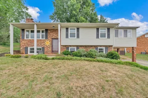 Exterior - 866 Peyton St, Roanoke, VA 24019 photo 11 of 11