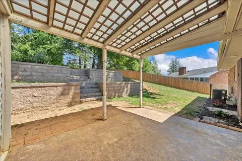 Exterior - 866 Peyton St, Roanoke, VA 24019 photo 4 of 11