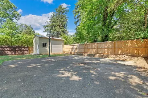 Exterior - 866 Peyton St, Roanoke, VA 24019 photo 7 of 11