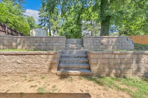 Exterior - 866 Peyton St, Roanoke, VA 24019 photo 5 of 11