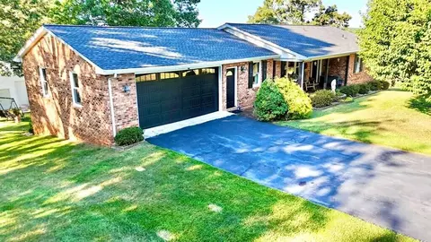 6481 Stewartsville Rd, Moneta, VA 24121